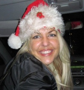 Christmas09 Mai hooman wering da sily hat.