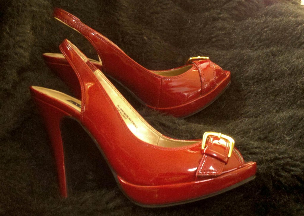 Sexy red shoes. Hooker heels. CFM pumps. 