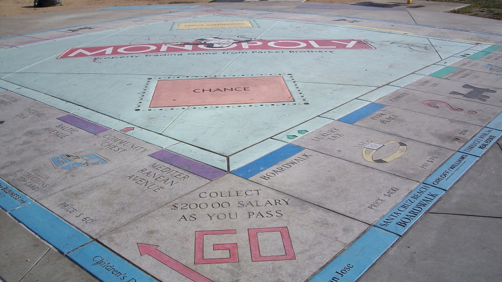 100_1146 World's Biggest Monopoly Board