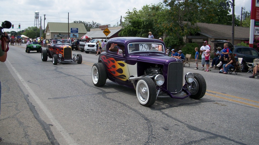 100_1452 Classic cars at the Memorial Day Festival in Bandera.