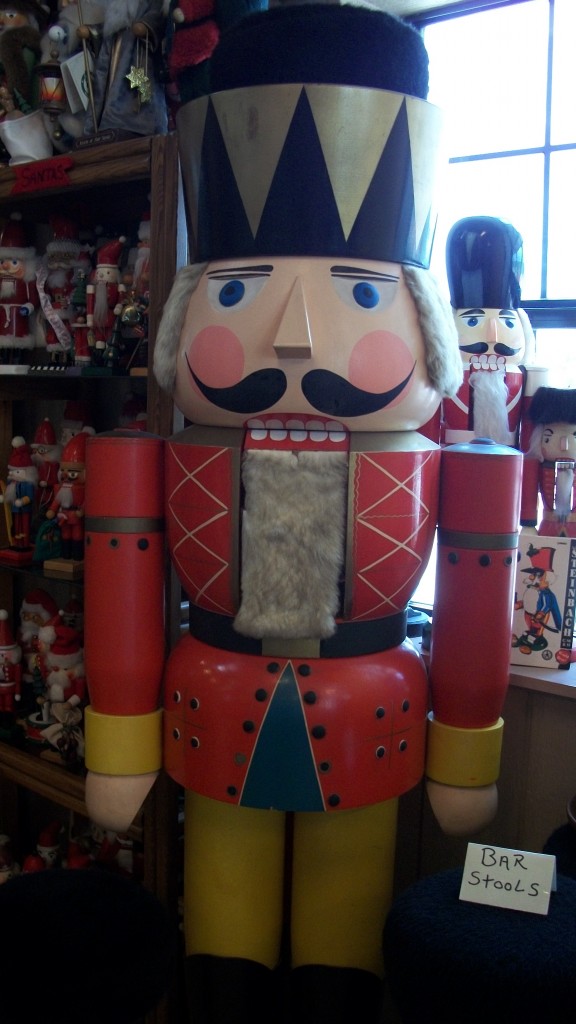 100_1632 Very likely the World's Largest Nutcracker